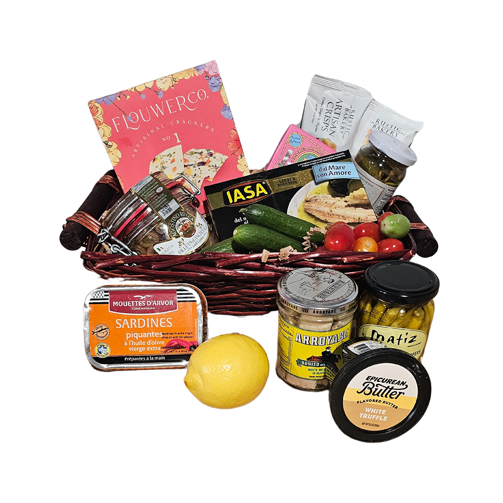 Medium Sea-Cuterie Gift Baskets: A Gourmet Voyage of Oceanic Flavors