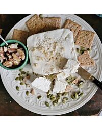 Peaceful rebel garlic feta